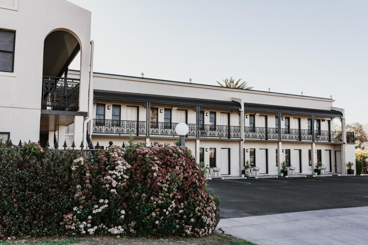 Terrace Motor Motel 4*