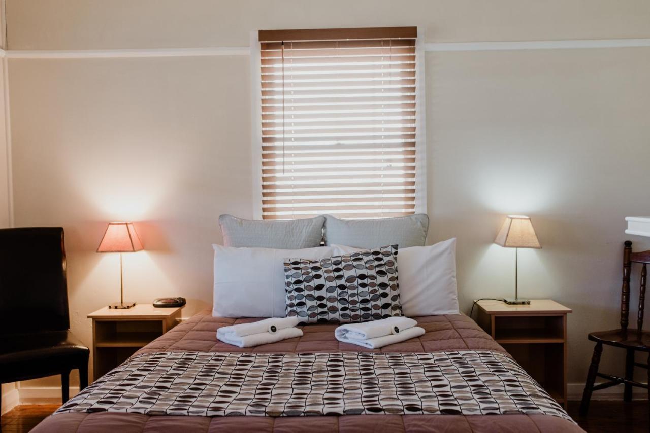 Terrace Motor Motel 4*