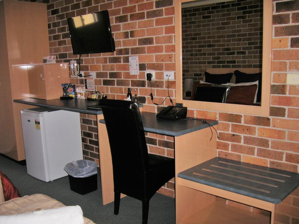 Terrace Motor Motel 4*