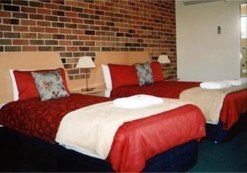 Terrace Motor Inverell